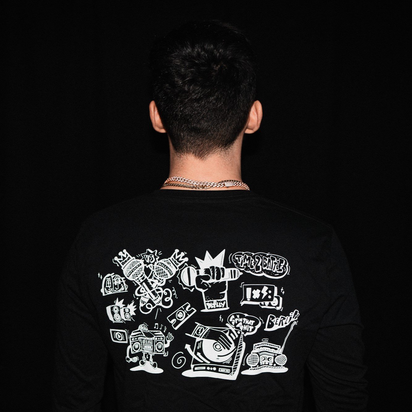 DLTLLY X HÜLPMAN | LONGSLEEVE BOOMBOX | SCHWARZ